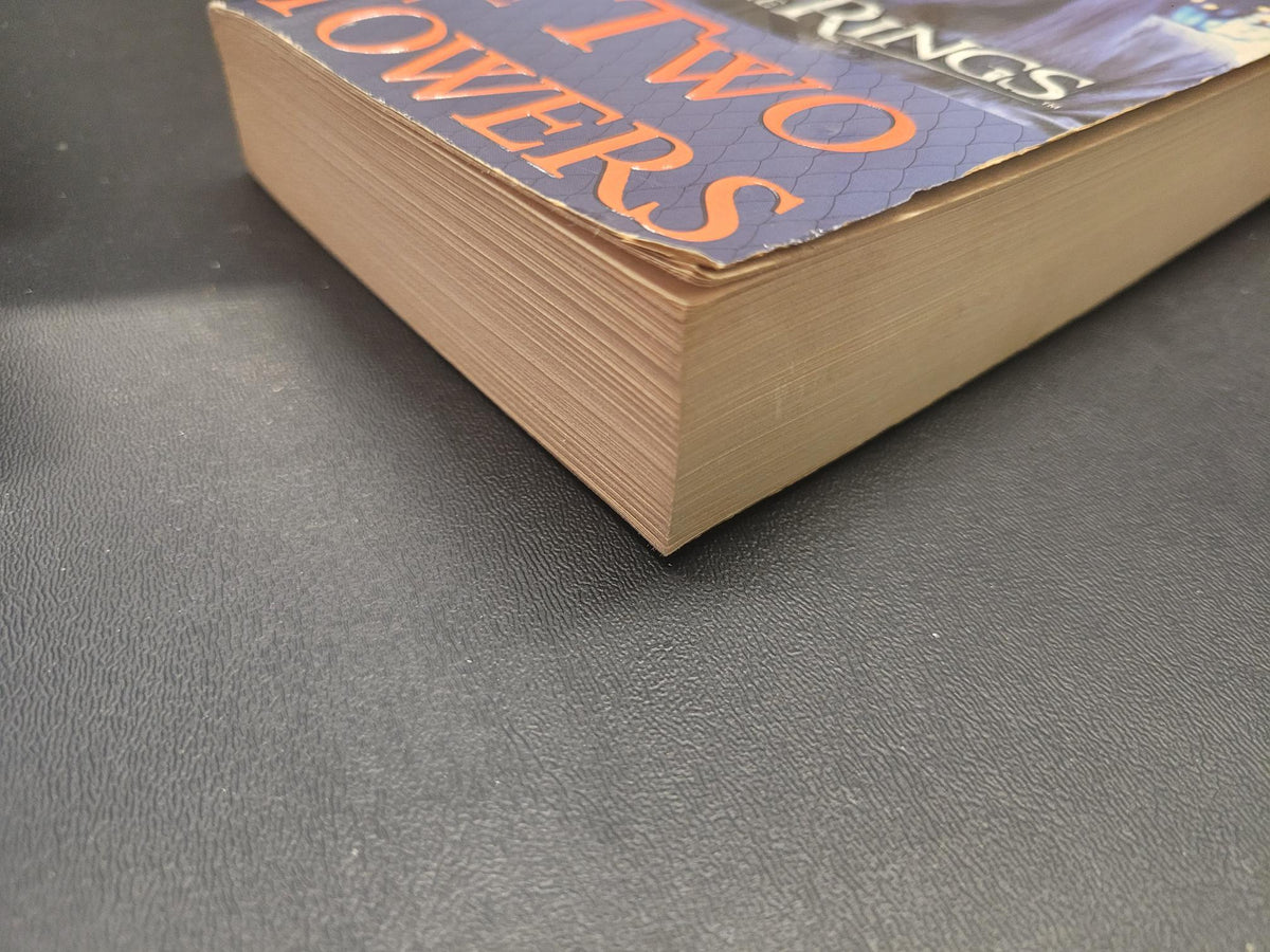 The Two Towers * J.R.R. Tolkien * Lord of the Rings #2 / Middle Earth #3