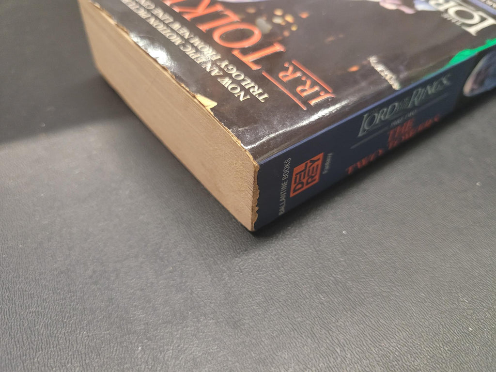 The Two Towers * J.R.R. Tolkien * Lord of the Rings #2 / Middle Earth #3