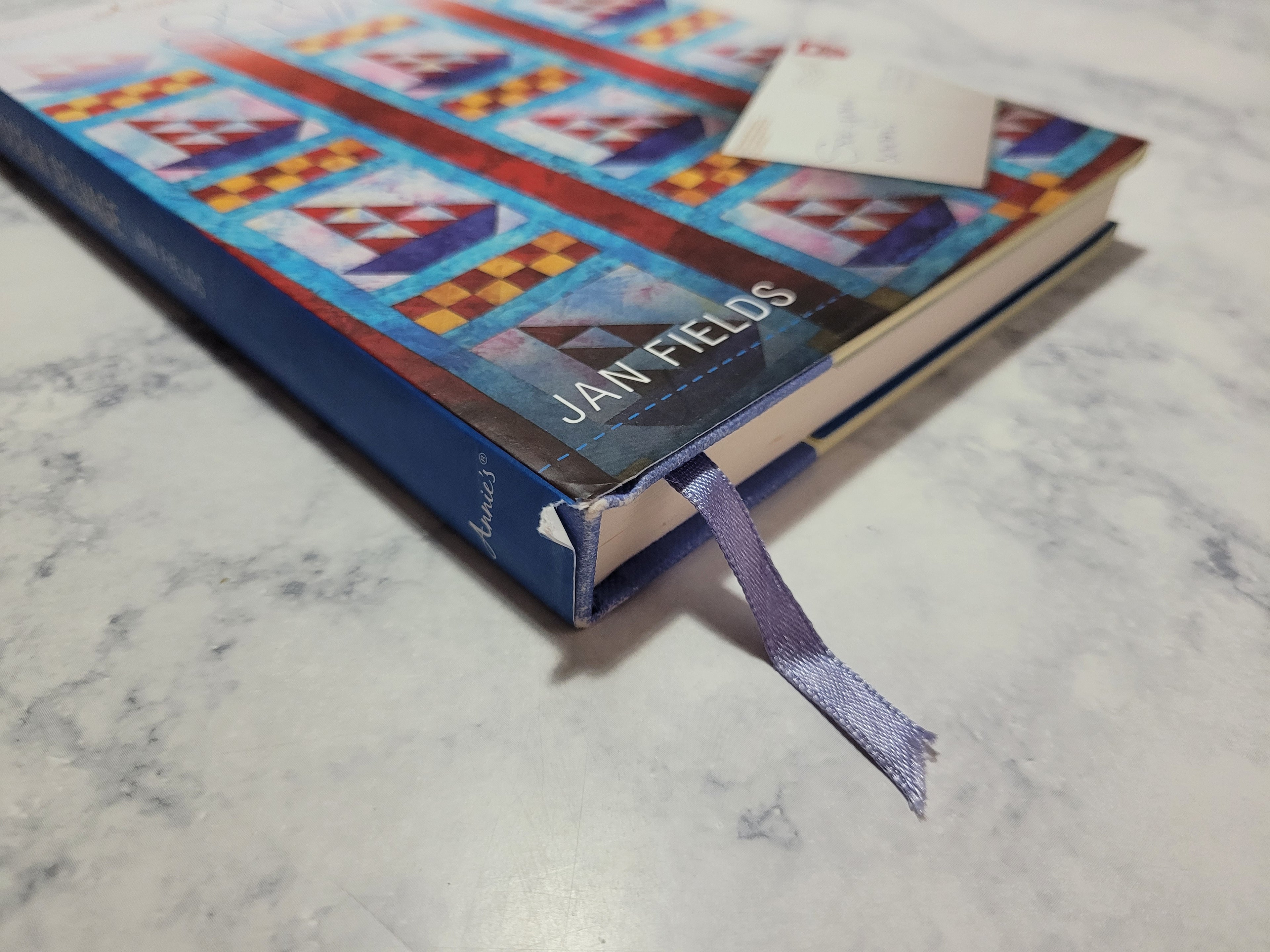 Ocean Selvage * Jan Fields * Annie’s Quilted Mysteries #6