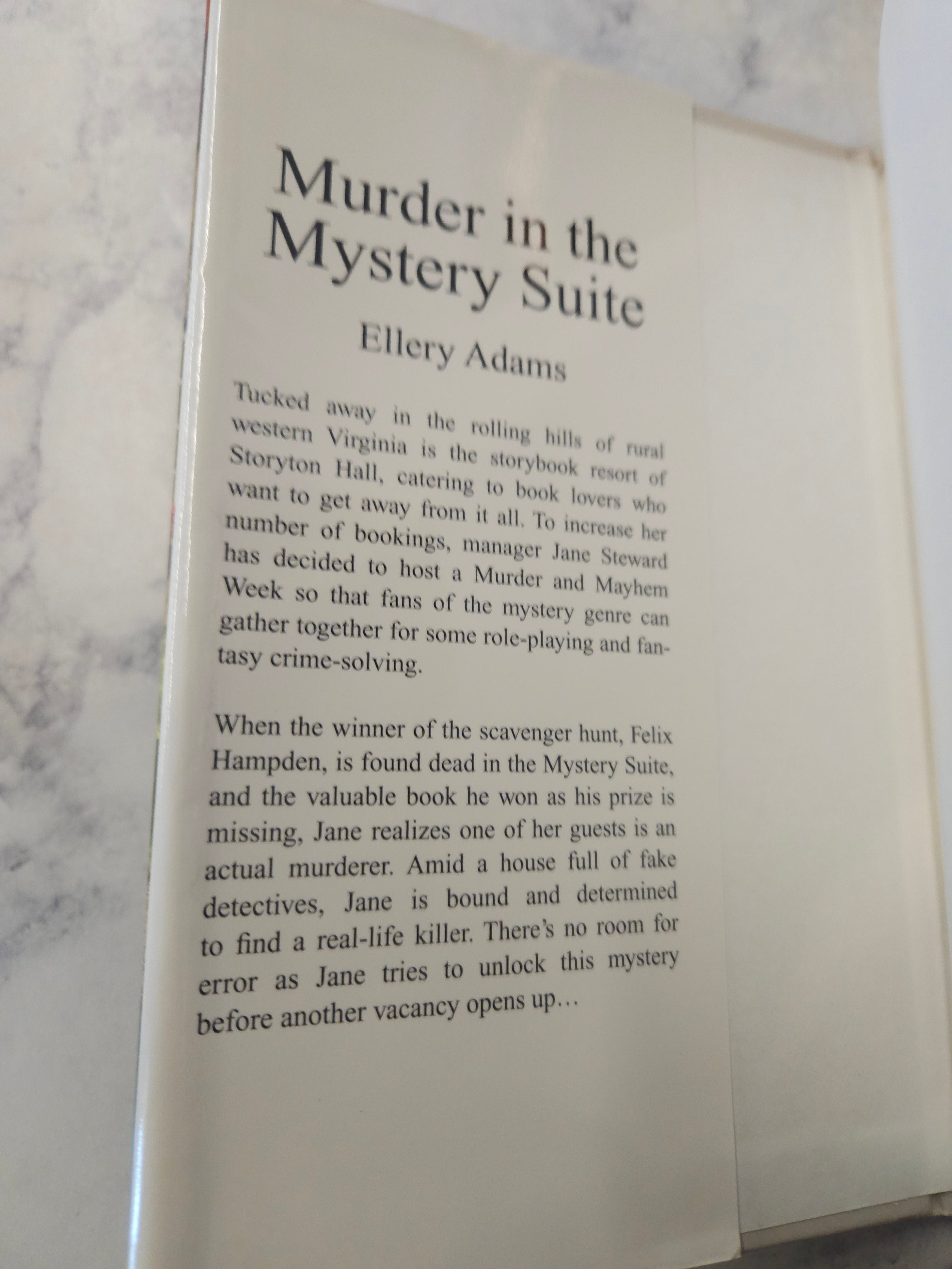 Murder in the Mystery Suite * Ellery Adams * Book Retreat Mystery #1
