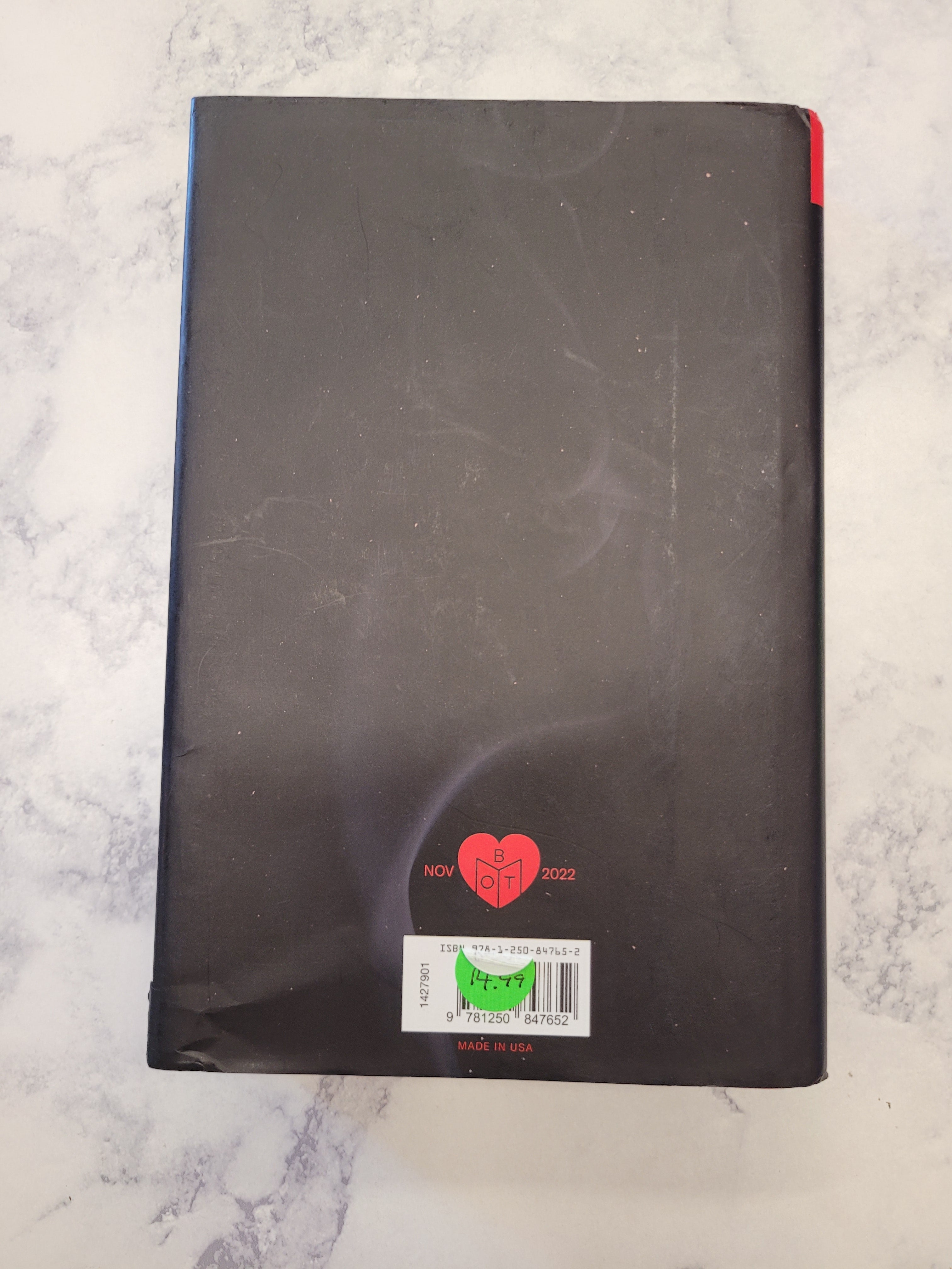 Back cover of White Horse which is all black.
