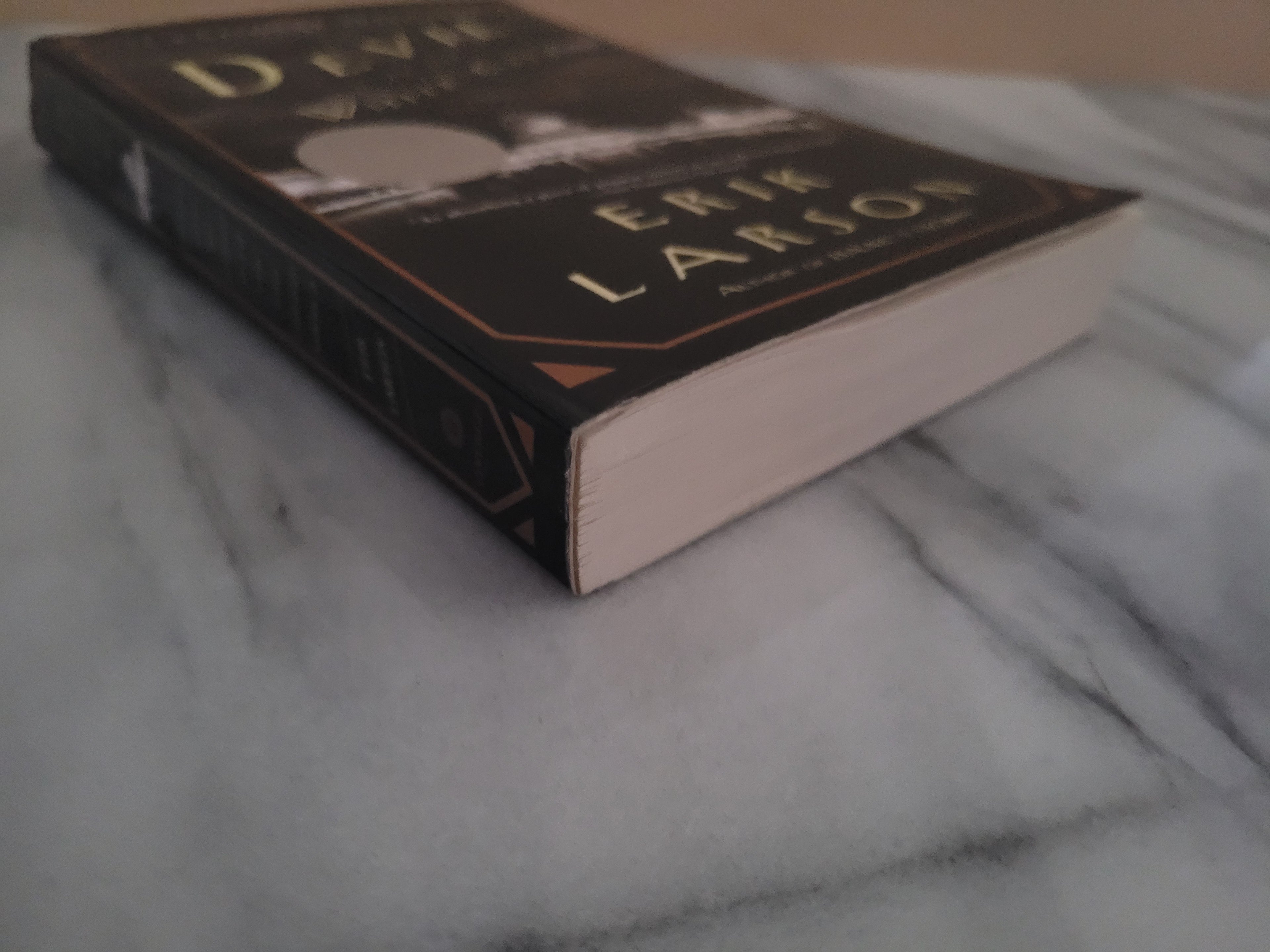 The Devil in the White City * Erik Larson