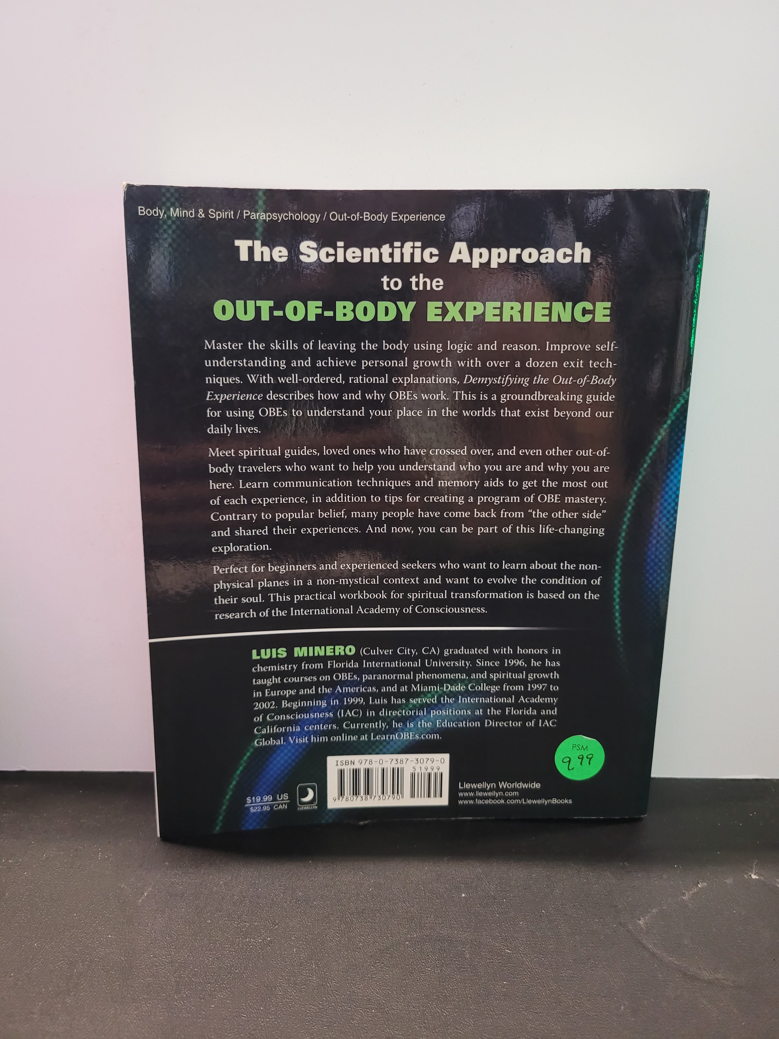 Demystifying The Out-of-Body Experience * Luis Minero