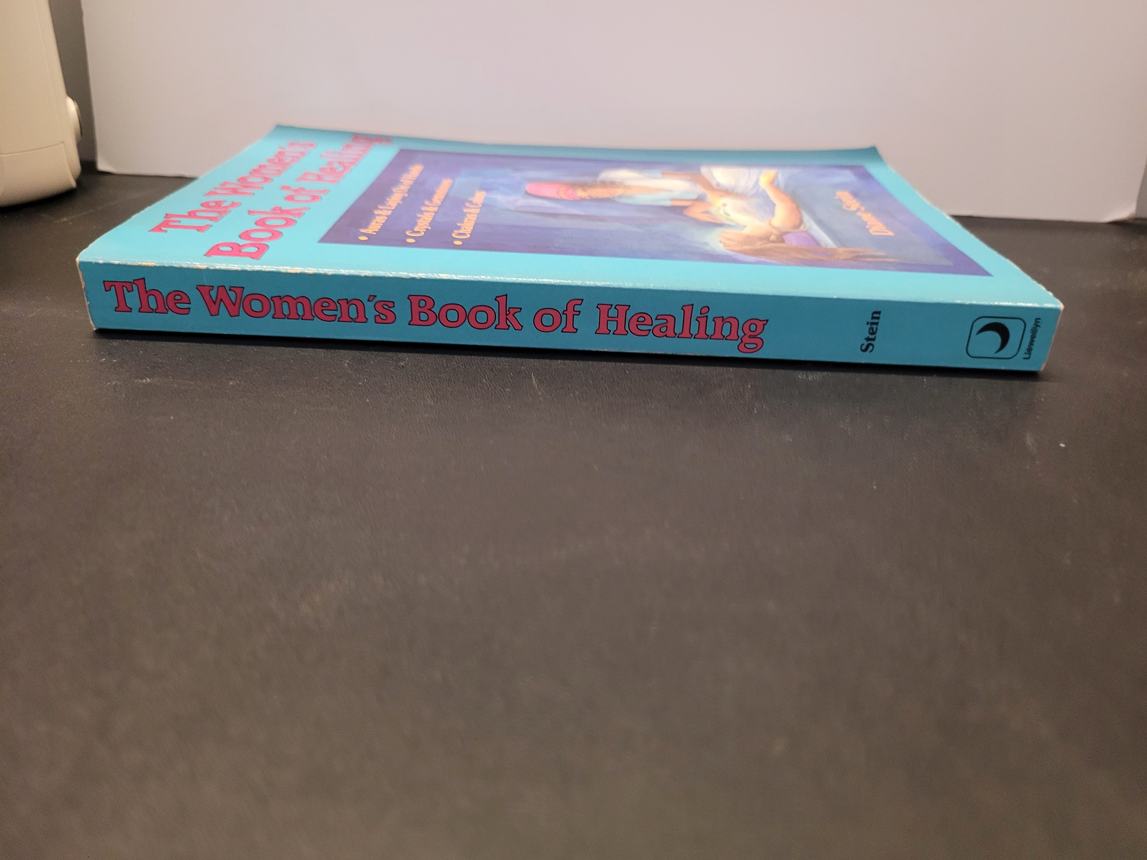 The Women's Book of Healing * Diane Stein