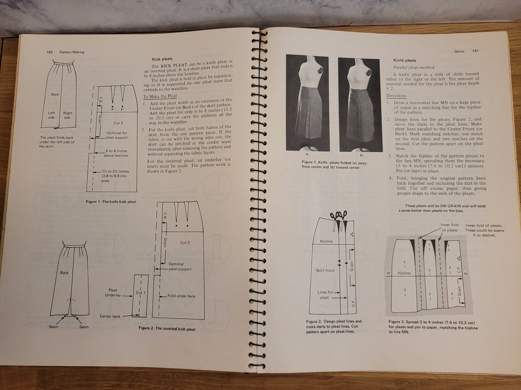 Pattern Making by the Flat Pattern Method, 4th ed * Norma R. Hollen