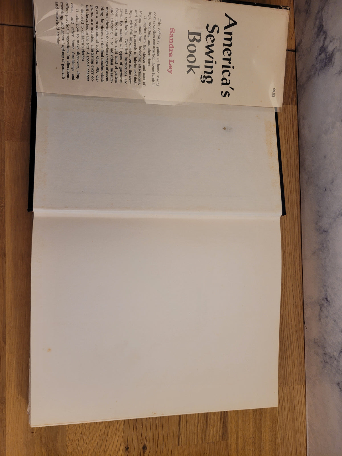America's Sewing Book * Sandra Ley